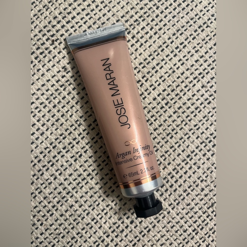 NWOT Josie Maran Argan Intensive Creamy Oil